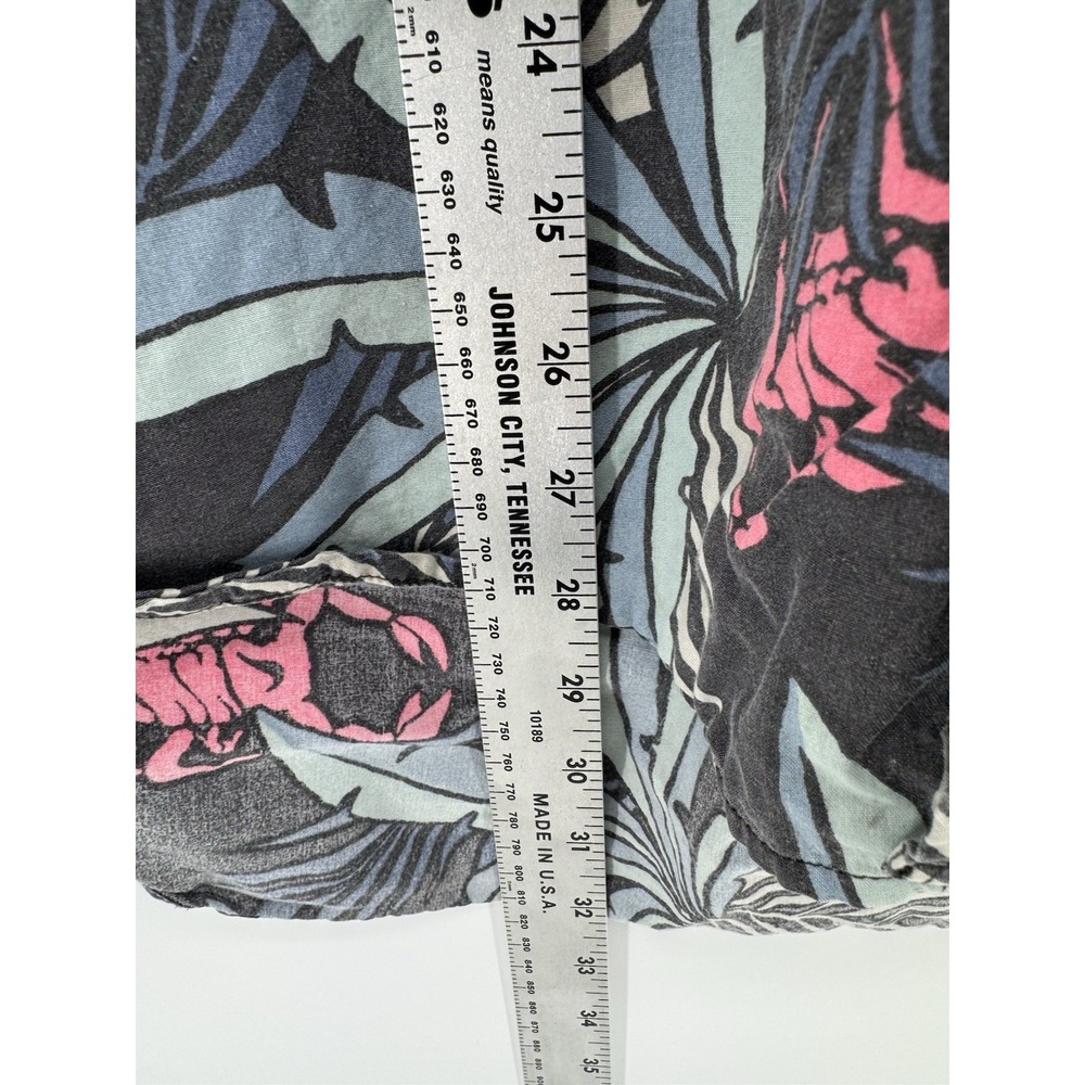 Quicksilver Hawaiian Shirt Men's Size 2XL Floral Tropical Beach Aloha - Picture 9 of 11